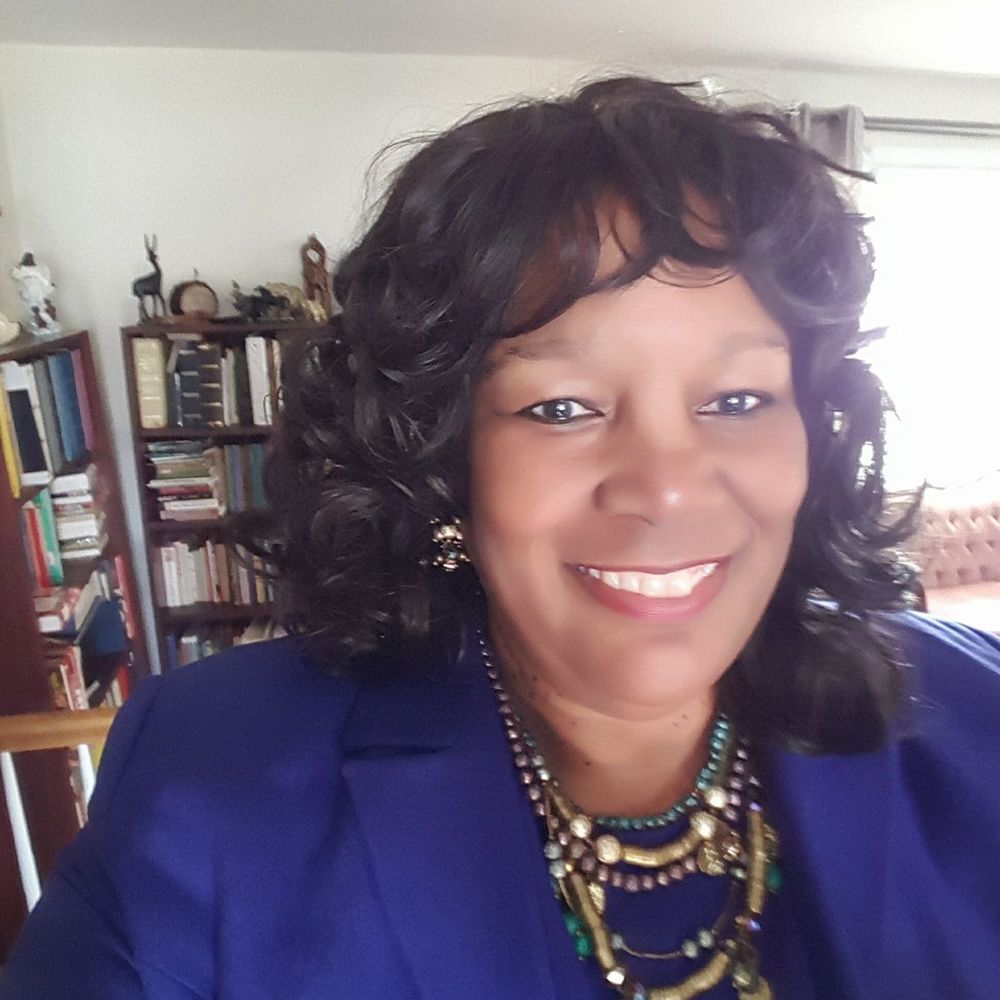 Meet your Posher, Debora